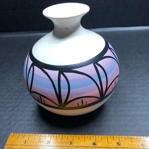 Vintage South Western Arizona Native American Pottery Vase Signed